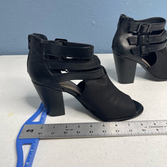 Gianni Bini black leather triple buckle strap block back zip open toe heels 9M - Picture 9 of 13